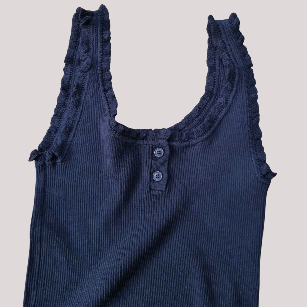 Petal Trim Tank, Premium Workmanship, Special Tailoring, Can Be Worn on Both Sides, Has 1 Size, Elegant and Feminine Design. Uses Ribbed Fabric for Flexibility and a Snug Fit. Comfortable to Wear All Day Long.