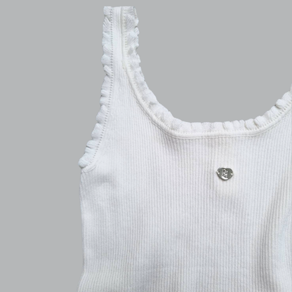 Petal Trim Tank, Premium Workmanship, Special Tailoring, Can Be Worn on Both Sides, Has 1 Size, Elegant and Feminine Design. Uses Ribbed Fabric for Flexibility and a Snug Fit. Comfortable to Wear All Day Long.